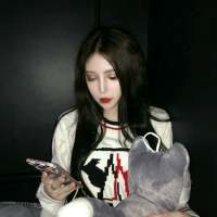 女头 路边的野花迩踩不起
