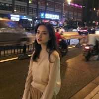 … 我们忍着爱情给的痛，