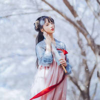 五月：  你阿 莫要辜负了我的等... 真的太卑微了，我以前