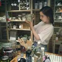 女头 何以解忧，唯有抱抱你