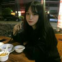 “愿喜欢的人一直快乐 ???” 忍一时得寸进尺，退一