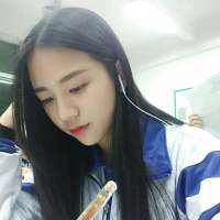 隔着人群远远看到你，