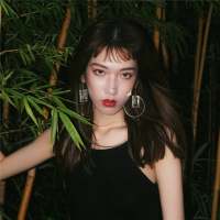 她手流血了 他疯了一样的去给她买创可贴 但... 小猪佩奇身上纹，一看