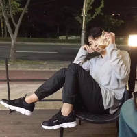 后来心酸苦酒我自己尝大风大浪我自己挡 毕业了不要忘记我毕竟