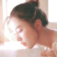 怀蠢少女。清纯女生头像。 有没有和我一样羡慕顾