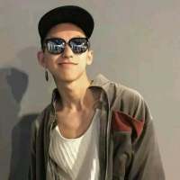 帅 孤独是栖息于床底的野