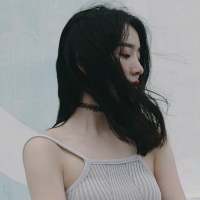 她很酷，只是很孤独 Story is v
