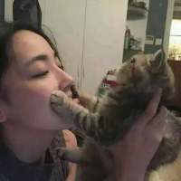 “我想待在你的身边不离不弃。” 雪水似温暖的心，渗入