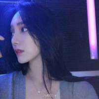 每个人只有一次十六七岁 不够理性 不够成熟... 以朋友的身份 拥抱了