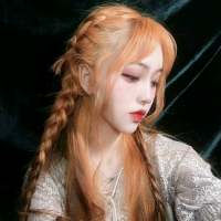 趁你还年轻去绿你想绿的人 两个人各怀心事相拥在