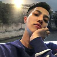 拼命对一个人好 生怕做错一点对方就不喜... 曾经也走过那些快乐的