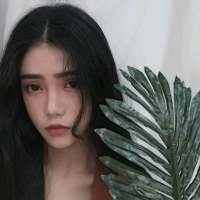 勉强笑着，只有自己知