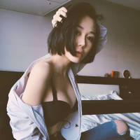 没人扶你的时候 自己站直 路还长 背影要美 ... 值不值得我不懂，可是