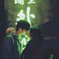 当时年少，不知情动几时。 岁月流逝，早...