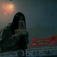 “后来的你看不清世间的凉薄尊严的四处践踏... 生于忧患，死于安乐。