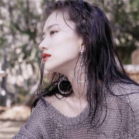 以后，我想从你的窗子里看月亮。 软肋只有两处 家人和
