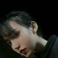 人人尽知海棠意 湫水涛涛椿阑珊 我也盼望当我淋湿的时