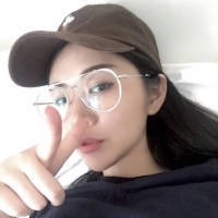 海并不深 怀念一个人比海还要深 直至谁以饮管的姿态出
