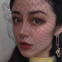 窥春色