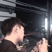 崽崽. 对的人和你要等的公车