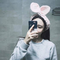 高清女头. 彼岸烟波流转，可有人