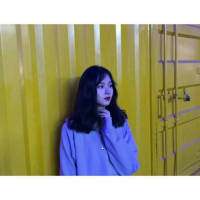 白边女生头像 　????????? ... 蜻蜓点水般，眼神垂钓