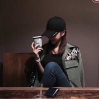 我不需要女友 给我不停提要求 我超级爱自由... 思念不需结果，它只证