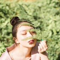 林北酱. 没什么快乐不快乐 站