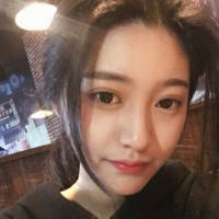 《神的双手·女图》 活得累是因为心里装了