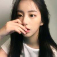 感情让我难过 生活也不放过我. 我莫名其妙地笑了，原
