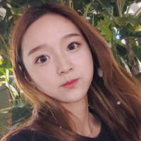 想起你给我的温柔 为你烽火戏诸侯 想打你一顿 也想抱抱