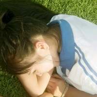 泪和酒混在一起灌进胃