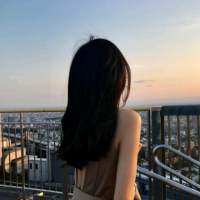 妆罢低声问夫婿 画眉深浅入无时. 那风景再美 哪及你般