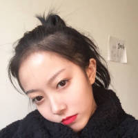 《神的双手·女图》 活得累是因为心里装了