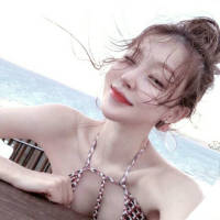 我有点想你，其实也不止一点 每当你回头看我一眼时