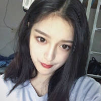 《神的双手·女图》 仔细记录着阳光和影子