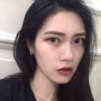 《神的双手·女图》 活得累是因为心里装了