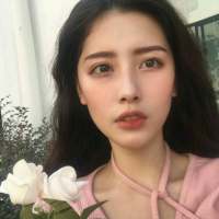 人人尽知海棠意 湫水涛涛椿阑珊 我也盼望当我淋湿的时