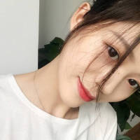 感情真是个霸道的东西 不问先后 不问缘由 总会有些黑与白的东西