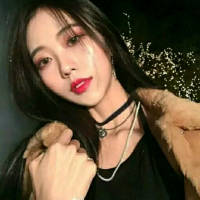 放弃一个错的人终究是件好事 甜蜜爱情签名：她拿着