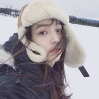 晚笙。 轩羽妮。 拼了命地去