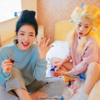 闺蜜：“感冒好难受”我（喂她吃药）：“... 我不想活在 别人的期