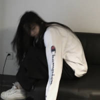 人心变得真快我赶不上也抓不紧. 你哪里是念旧，你只是