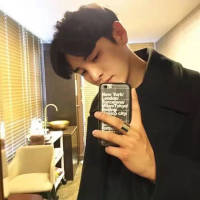 希望以后有个人以后艰难险阻都陪着你 为... 好想穿你的伴娘装。