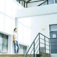 择 一个以为不会走，一个