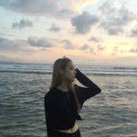林北酱. 没什么快乐不快乐 站
