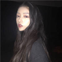 人如天上明月，是不可拥有。 有些人想见，坐飞机就
