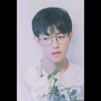说过很多潇洒的话  也做过很多打脸的事 你临行前关的灯至今都
