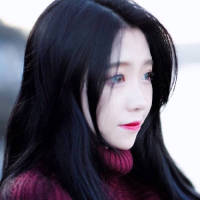 远远近近的楼窗里，灯