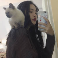 《神的双手·女图》 仔细记录着阳光和影子
